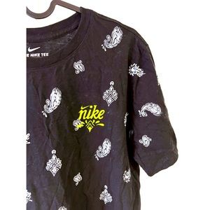 Nike Printed Tee Shirt BoY sz M